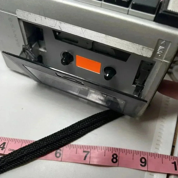 Sanyo Cassette Tape Voice Recorder M1002 (Working) - Picture 7 of 8